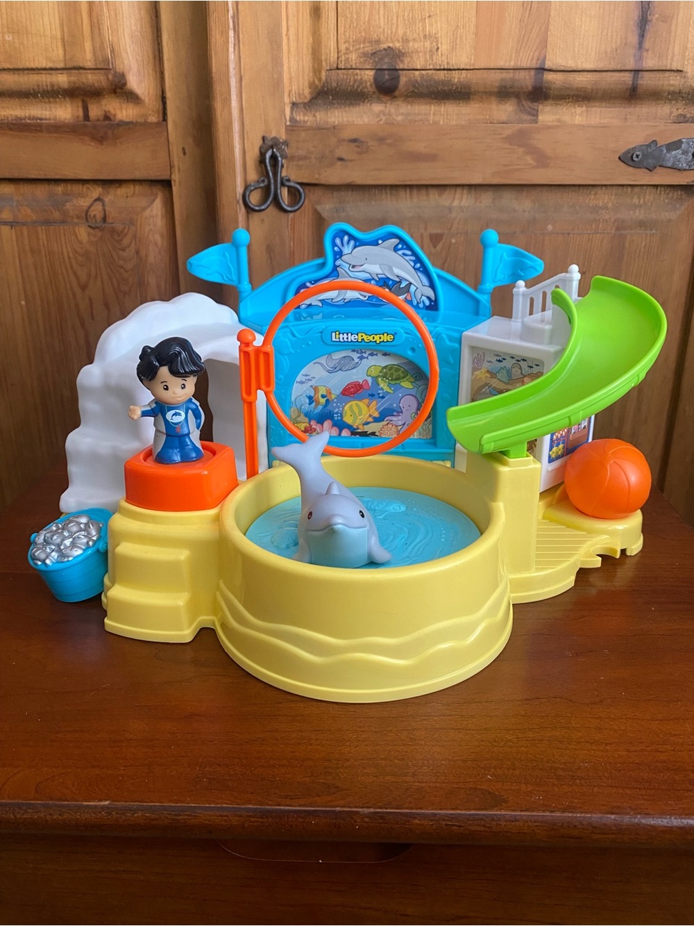 Fisher Price Little People Aquarium Visit Toy Set